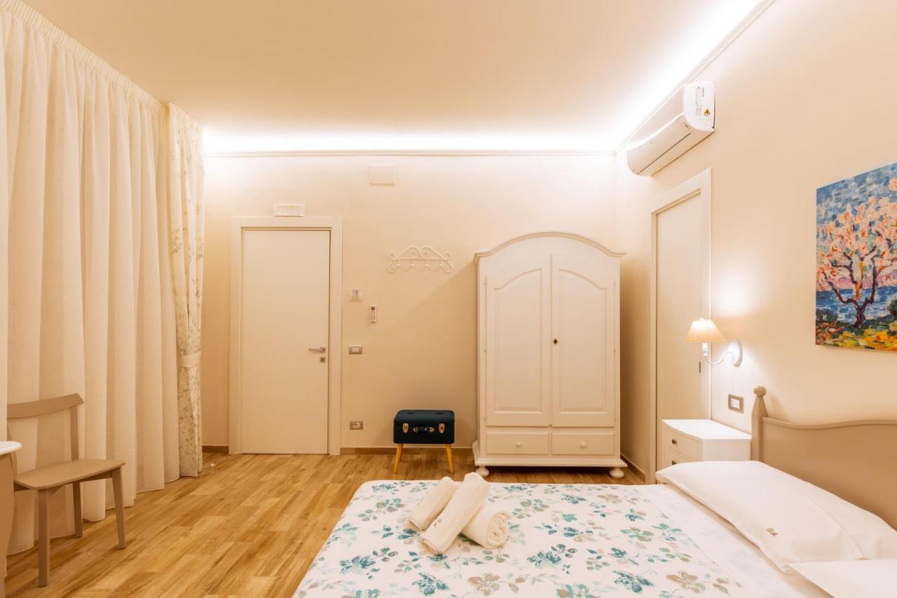La Dimora Di Don Antonio A Toledo Hotell Neapel Exteriör bild
