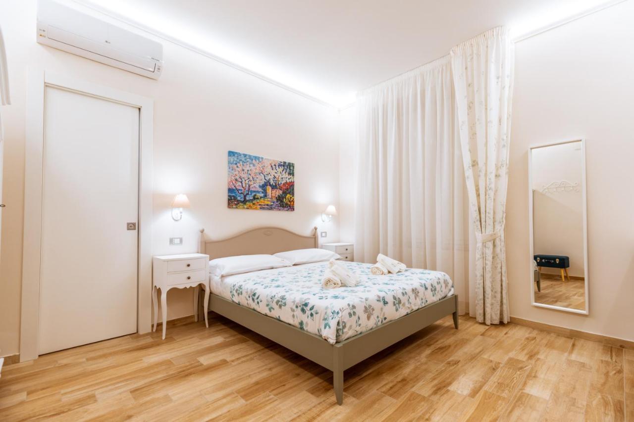 La Dimora Di Don Antonio A Toledo Hotell Neapel Exteriör bild